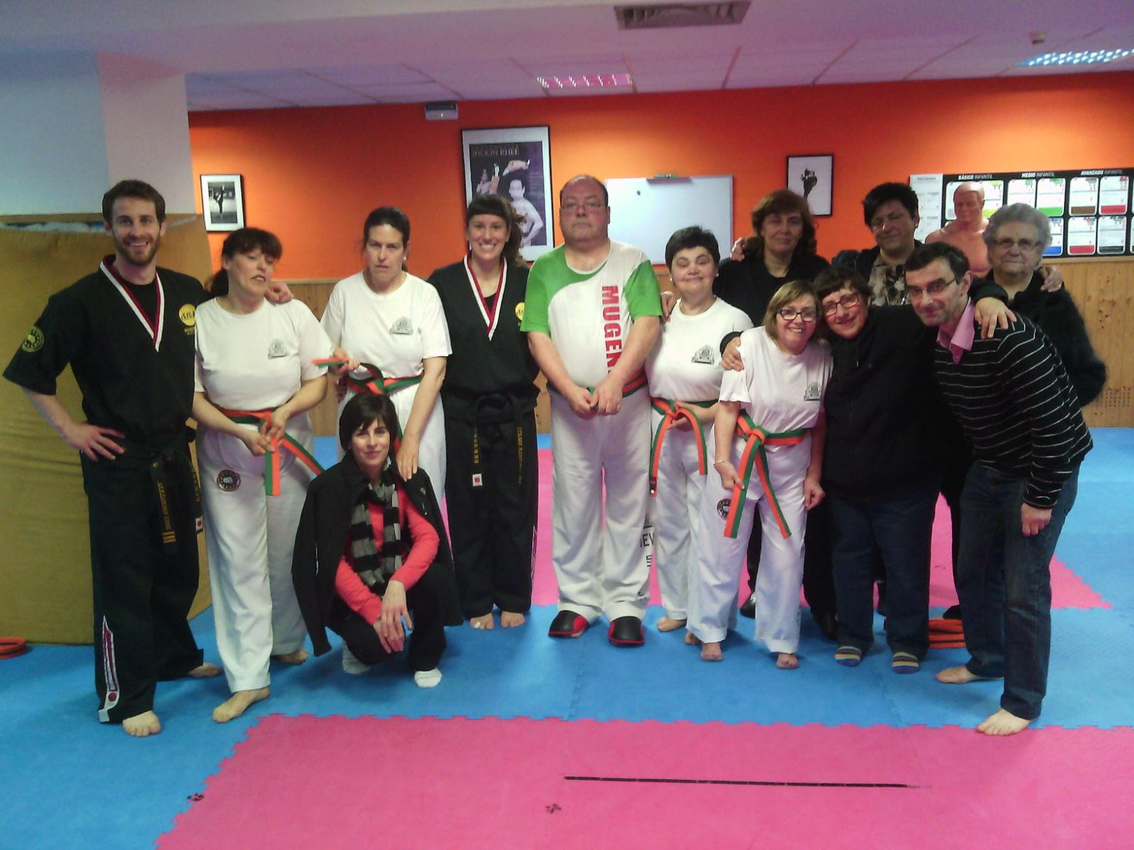 ECOS DE USUARIOS: NUEVOS CINTURONES EN MUGENDO Apdema