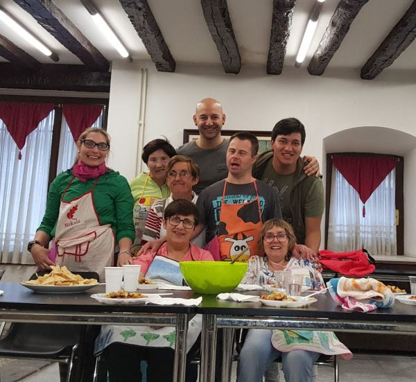 Taller de cocina en el centro de ocio de Apdema en Llodio