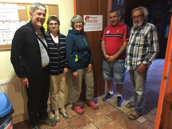 Hospitaleros voluntarios en el albergue de Estella