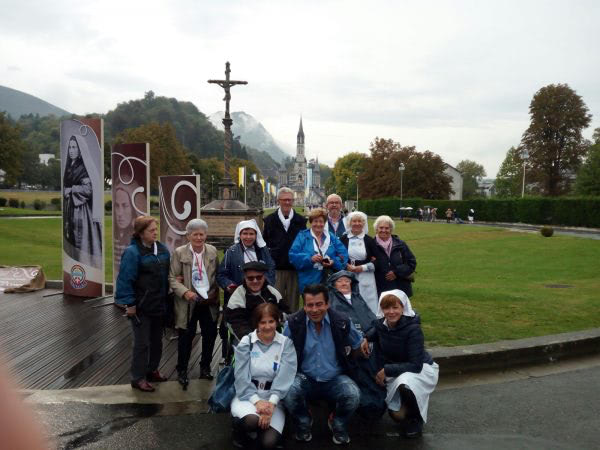 Josean Baroja voluntario camillero en Lourdes